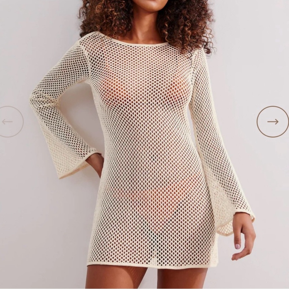 Avery Short Cover Up - Off White
M